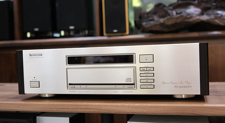 Đầu CD Pioneer PD-2000LTD Tượng đài của các Audiophile thập niên 90